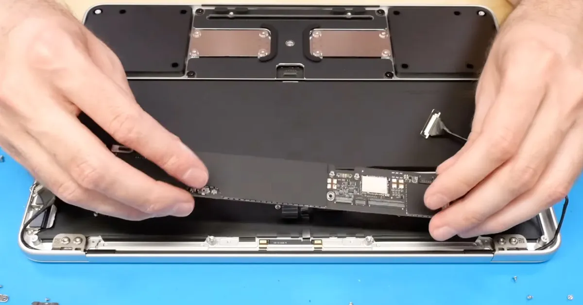 DIY MacBook Neo SSD Yükseltmesi ile 1TB'a Kadar Çıkartma
